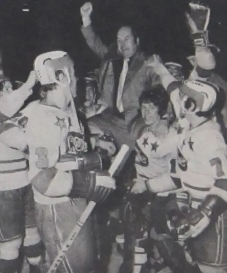 Célébrations lors du championnat canadien: les Royals remportent la Coupe Memorial en 1972.