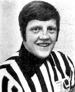Marcel Vaillancourt - il est l'officiel sur glace ayant été assigné dans le plus de matchs de la LHJMQ (294) dans les années 1970. Il a aussi été mandaté lors de cinq tournois de la Coupe Memorial. Il a été le tout premier arbitre admis au Temple de la Renommée de la LHJMQ.