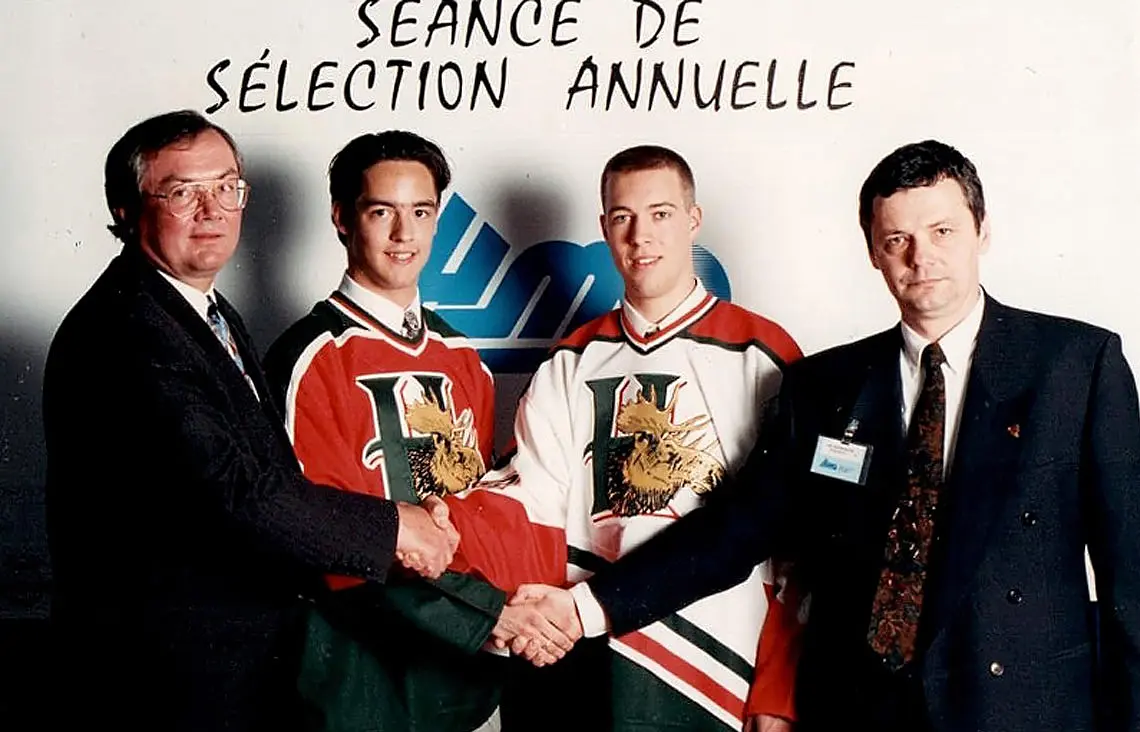 HALIFAX - 1994 | Harold MacKay, (president) | Etienne Drapeau (rookie forward) | Jean-Sébastien Giguère (goalie) | Clément Jodoin (head coach)