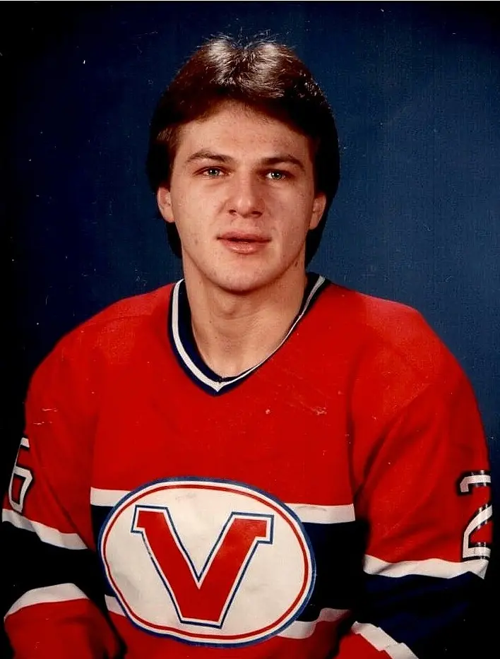 Claude Lemieux, à son meilleur en séries avec Verdun en 1985. Dans la LNH, 4 bagues de la Coupe Stanley, et un trophée Conn Smythe !