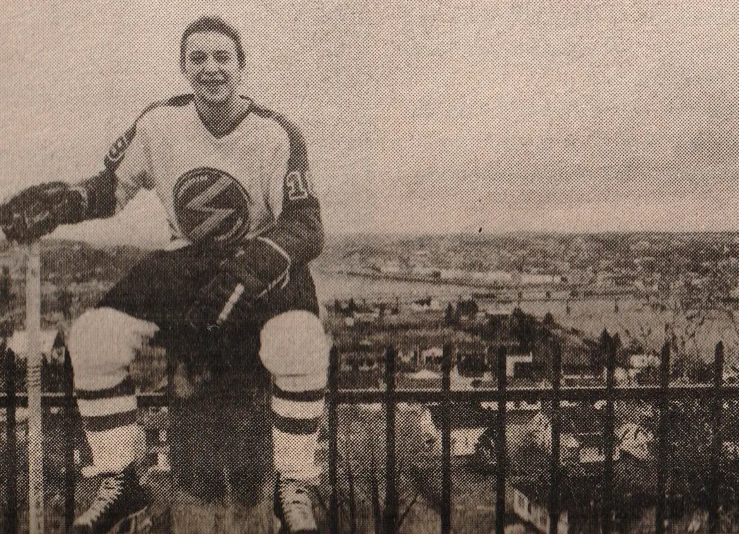Sylvain Locas (Chicoutimi & Sherbrooke | 1974=>1978) - Pas moins de 3 saisons d'affilée dans le "TOP 3" des pointeurs de la LHJMQ, avec 157 points ou plus en chaque occasion ! En 2002, Sylvain Locas a été admis au Temple de la renommée de la LHJMQ, la même journée que son frère Jacques Jr Locas.