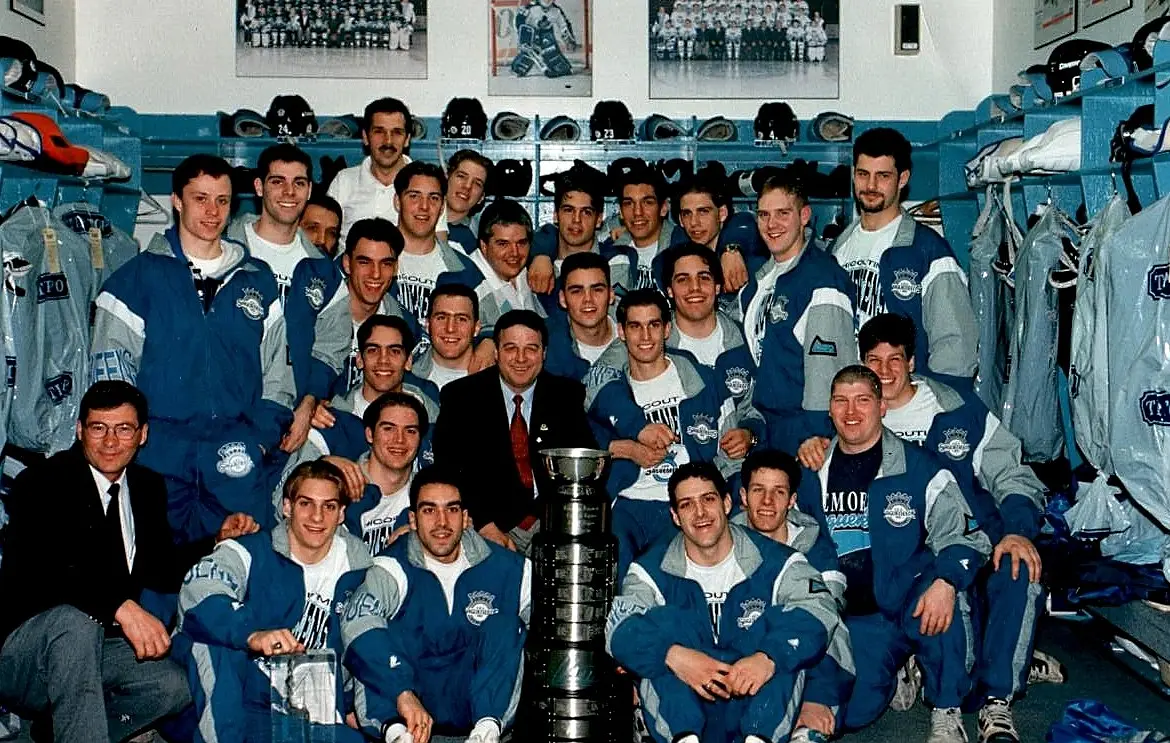 CHAMPIONS 1994 - Les Saguenéens de Chicoutimi dirigés par l'entraîneur-chef Gaston Drapeau.