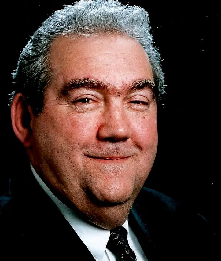 Charles Henry (Hull | directeur-gérant) - il est le grand bâtisseur de toutes ces formations championnes, ayant mené l'organisation des Olympiques au record de 7 Coupes du Président, sans oublier la Coupe Memorial de 1997.