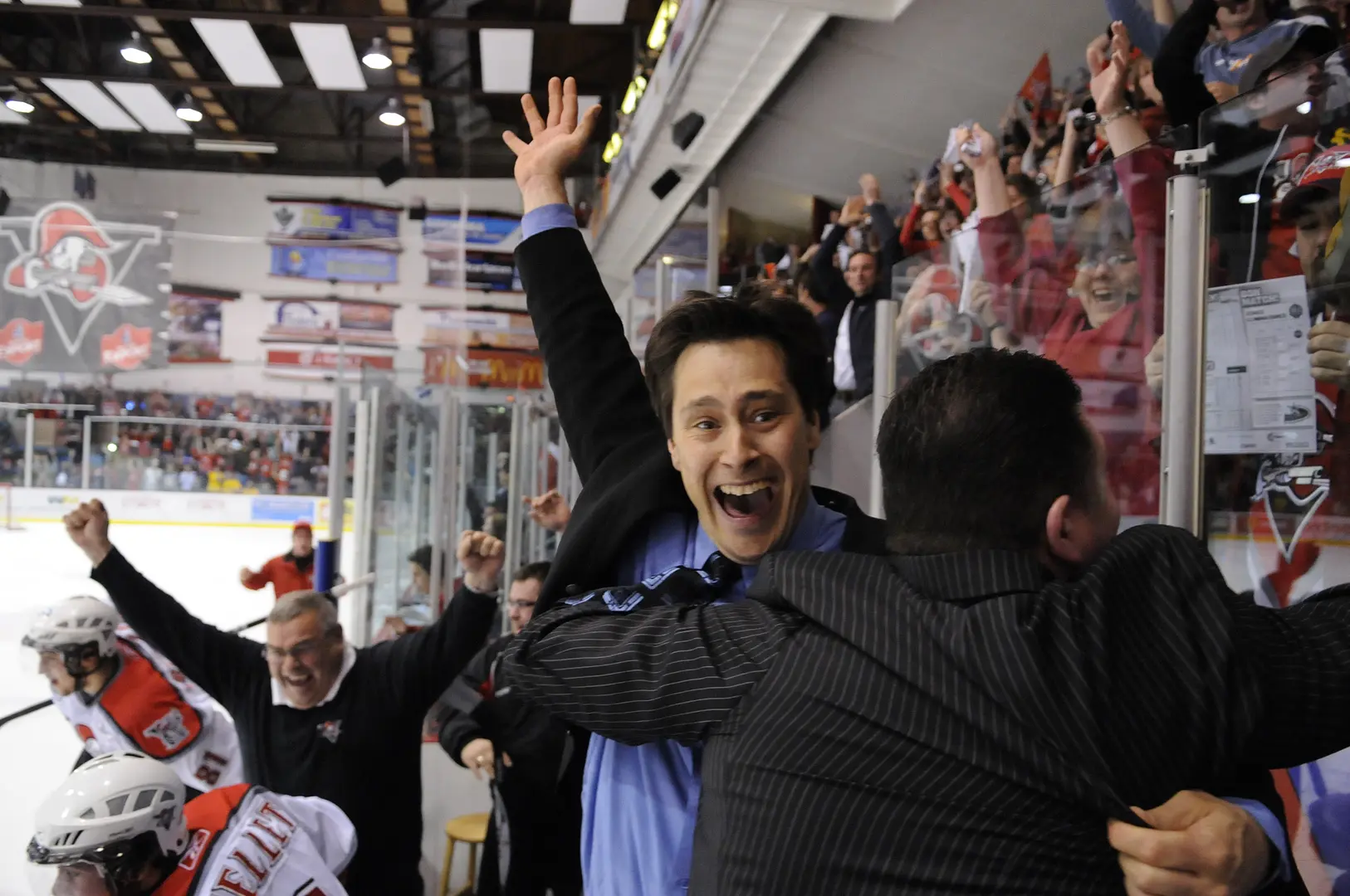 Guy Boucher (Drummondville)... Plus tard, il deviendra un entraîneur-chef dans la Ligue Nationale avec Tampa Bay et Ottawa...