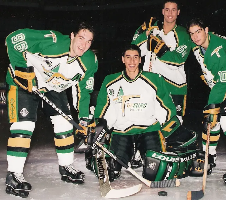 Jean-Pierre Dumont (Val-d'Or | #96) - avec 31 buts en séries 1998, il a éclipsé la marque de Mario Lemieux (29 | 1984). Pendant ce temps, Roberto Luongo multipliait les arrêts pour mener les Foreurs à leur tout premier championnat des séries.