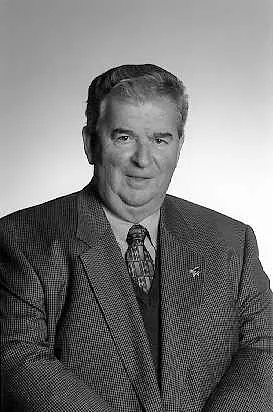 Maurice Tanguay - l'achat des Lynx de St-Jean en 1995 pour les transférer à Rimouski par ses partenaires propriétaires et lui a été couronné de succès au fil des saisons. M. Tanguay a été intronisé au Temple de la renommée de la LHJMQ le 31 mars 2010.