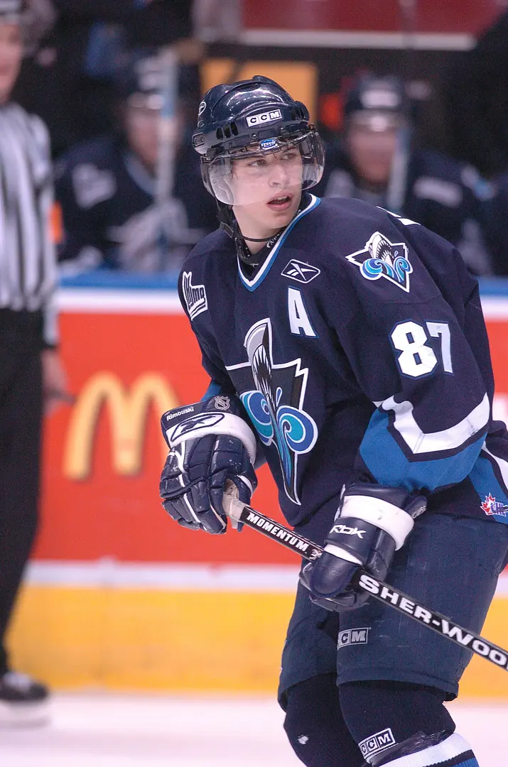 Sidney Crosby, en deux saisons avec Rimouski... Son total de Plus-Moins est quasi invraisemblable: +143 en 143 joutes!