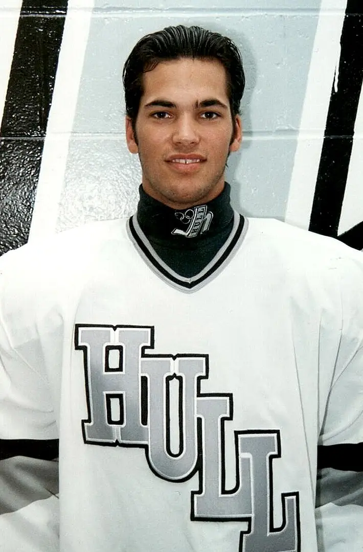 JOSÉ THÉODORE (Hull) - Joueur le plus utile des séries 1995. | En 1995-96, les Olympiques y vont d'une séquence de 24 victoires de suite. Théodore en signera 14 lors de cette séquence extraordinaire !