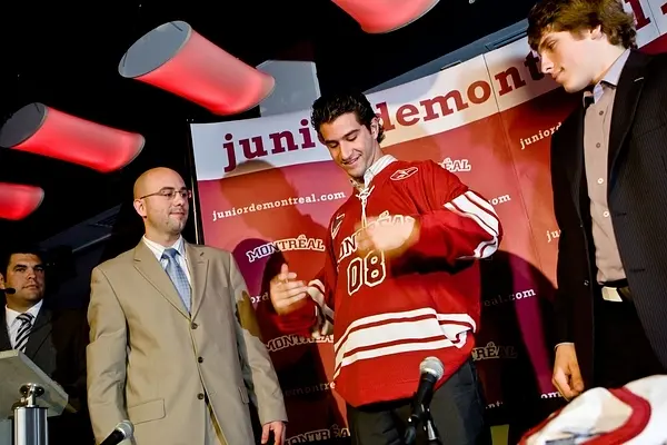 After only 3 seasons in St. John's, we would move to Montreal in 2008-09 for 3 more seasons, playing local games at the Auditorium de Verdun. Pascal Vincent became the head coach, while the star players of the "Junior" would become Angelo Esposito and Guillaume Asselin.
