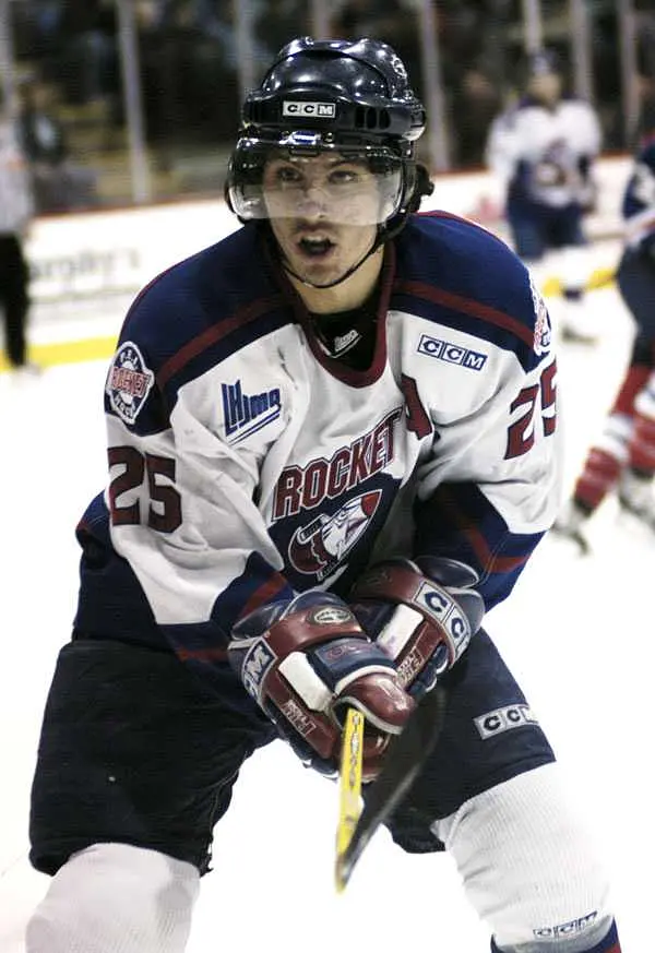 2003-04 | Maxim Lapierre est rapidement devenu l'un des favoris de la foule lorsque l'équipe est arrivée à Charlottetown, sur l'Ile-du-Prince-Edouard.