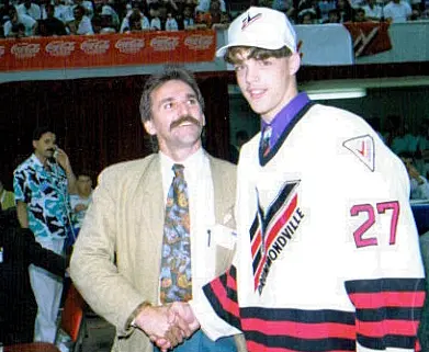 Denis Jr Gauthier - son ardeur au jeu en fera un défenseur craint dans la LHJMQ. Au-delà de son jeu physique, il a tout de même compté 25 buts en 1995-96, ce qui lui vaut toujours aujourd'hui la marque à battre pour un défenseur des Voltigeurs.