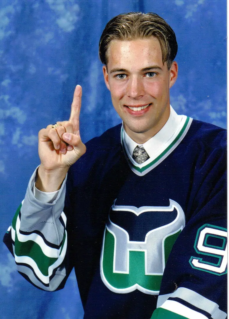 Jean-Sébastien Giguère - il a fait sa marque devant le filet des Mooseheads. Il deviendra un choix de 1ère ronde des Whalers de Hartford au repêchage de la Ligue Nationale en 1995.