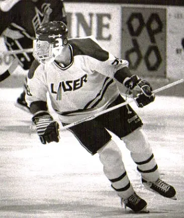 Patrick Poulin - The Laser had selected him in the very first place of the QMJHL draft in 1989. Two years later, the Hartford Whalers selected him in the first round of the NHL draft. Playoffs included, 275 points in 193 games in the blue-white-red uniform of the Laser. At only 19 years old, he amazed the gallery in the NHL, collecting 51 points including 20 goals, two personal bests for him in the NHL.