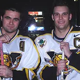 Danny Groulx et Carl Mallette - leur extraordinaire contribution offensive a mené les Tigres aux grands honneurs au printemps 2002. Groulx avait d'ailleurs été nommé le Joueur le plus utile des séries de la LHJMQ avec ses 39 points en 22 rencontres, terminant au 1er rang des pointeurs en éliminatoires.
